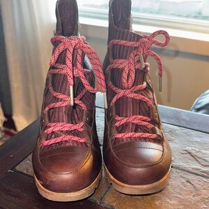 Sorel Brown Leather Boots with Red Laces